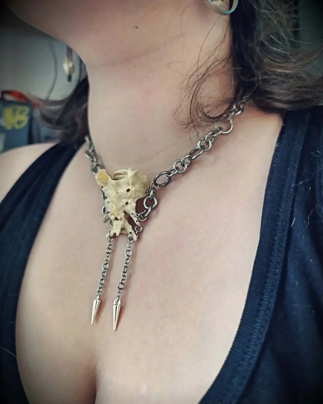 L'Ancrage des Ombres - Ancrage ombres collier witchcraft mise en situation wolfsbane studio