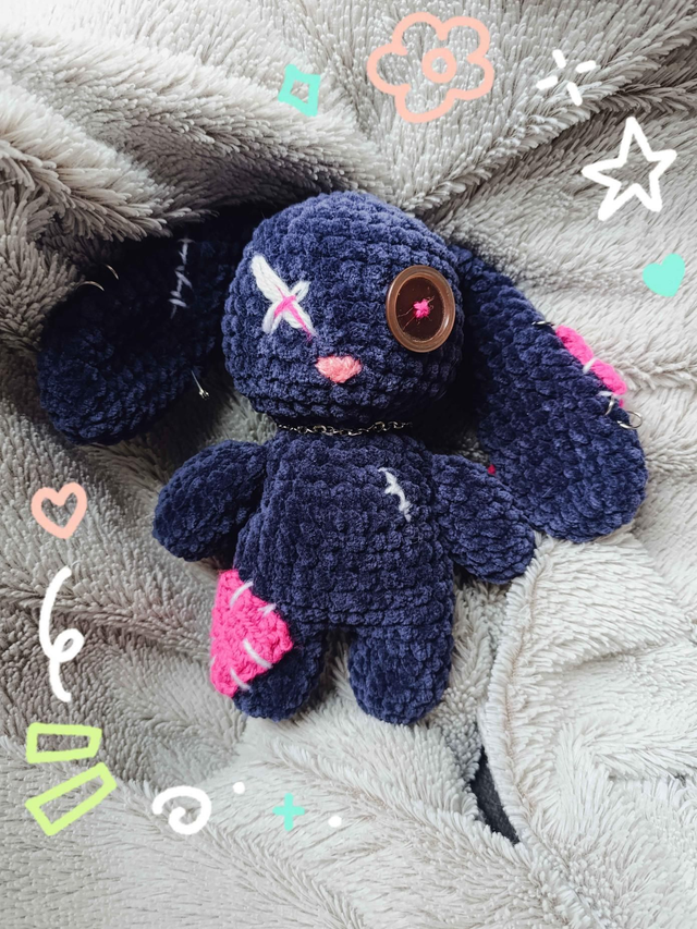 Lapin Grunge Amigurumi - Lapin grunge amigurumi crochet fait main vue face wolfsbane studio