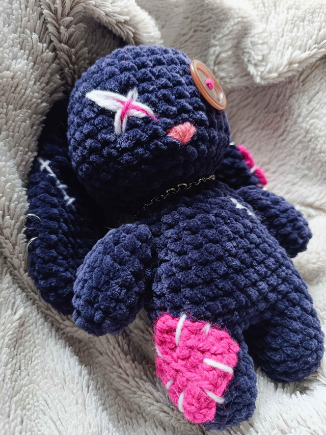Lapin Grunge Amigurumi - Lapin grunge amigurumi crochet trois quarts wolfsbane studio