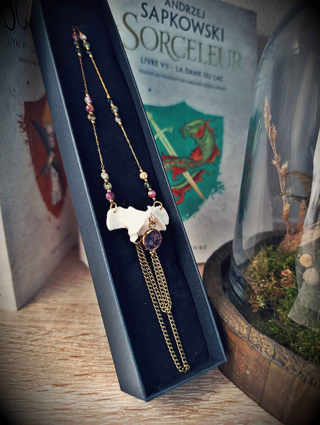 Renaissance du Garenne - Renaissance garenne pendentif mise en situation wolfsbane studio
